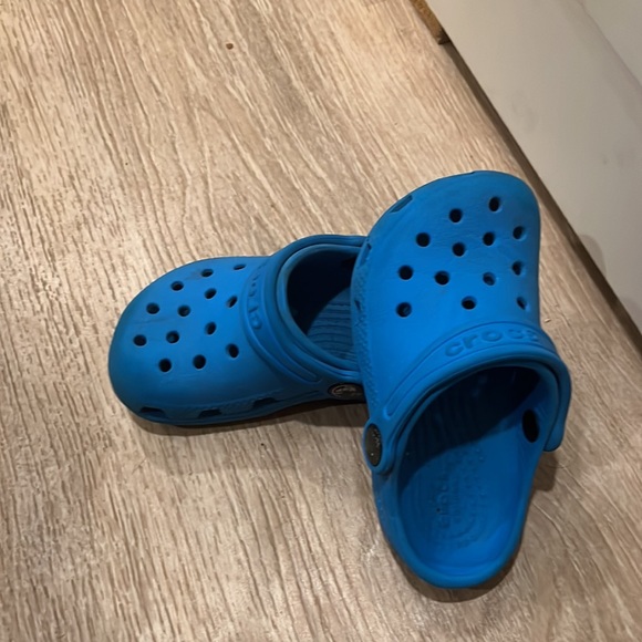 Toddler crocs - Picture 2 of 2